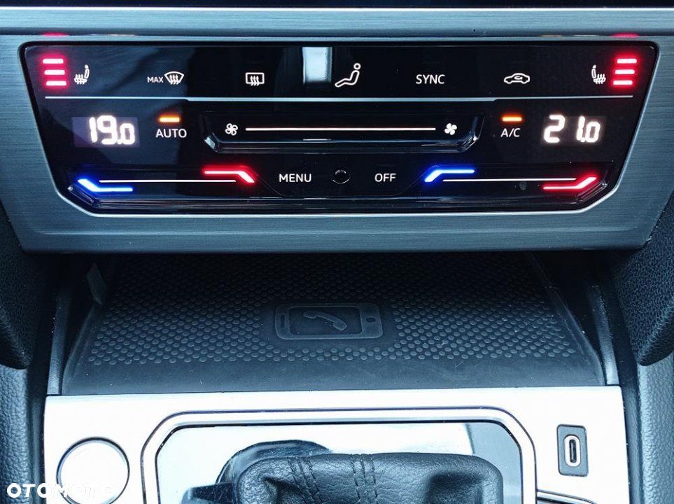 Volkswagen Passat - 29