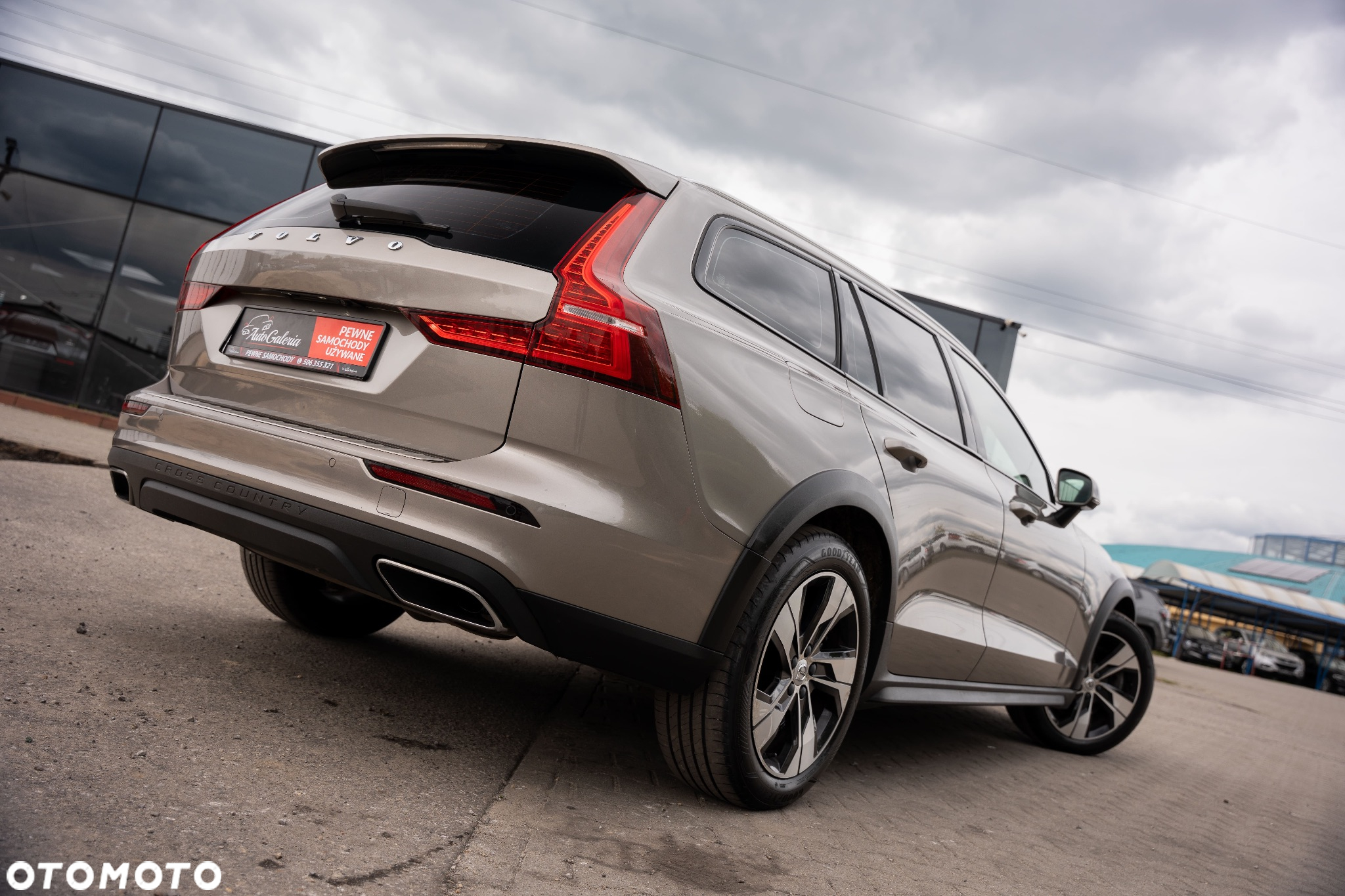 Volvo V60 Cross Country D4 AWD Geartronic Pro - 9