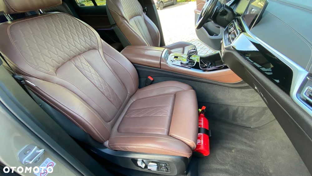 BMW X5 xDrive40i - 16