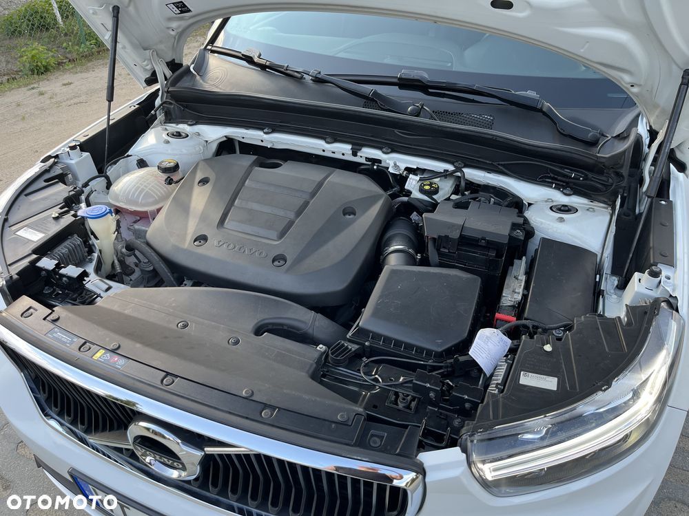 Volvo XC 40 T3 Momentum Pro - 22