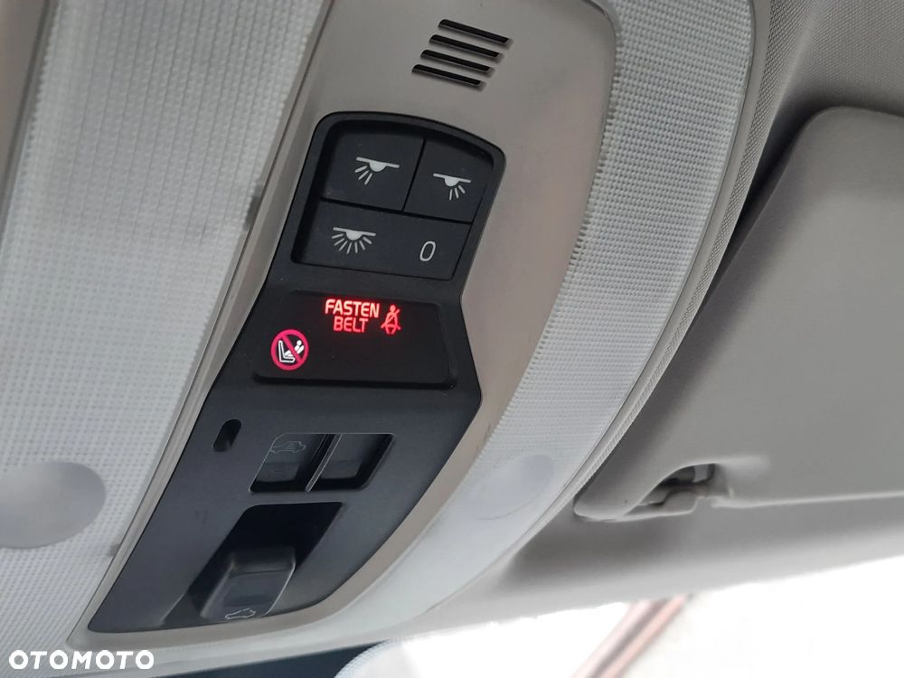 Volvo V50 1.8 Momentum - 22