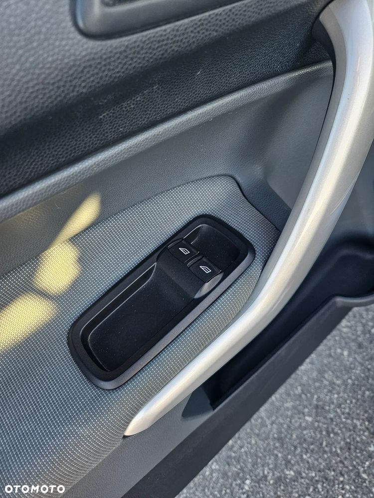 Ford Fiesta 1.6 Ti-VCT Sport - 12