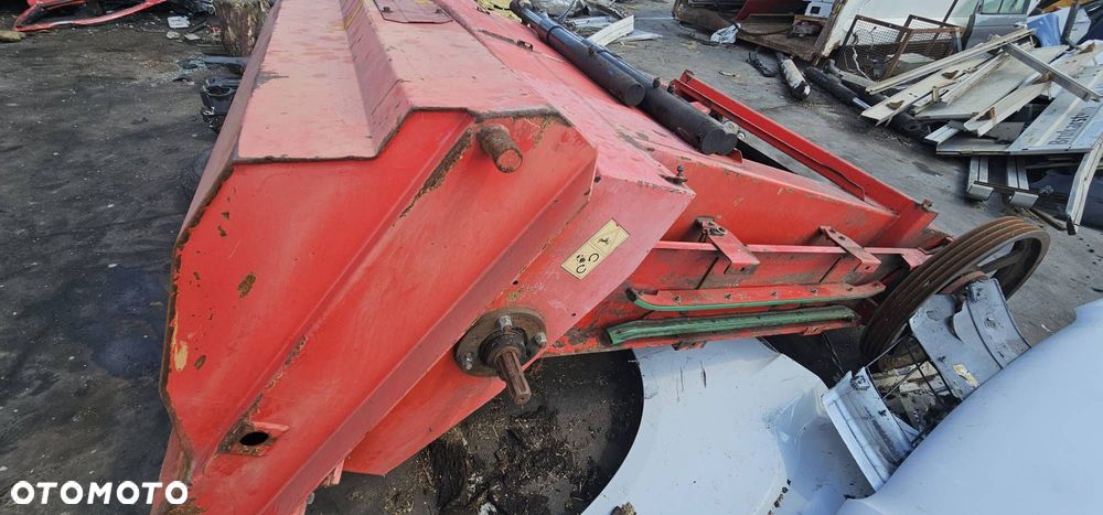 MOCOWANIE TRAKTOR Massey Ferguson MF 36  PODAJNIK POCHYŁY GARDZIEL - 8