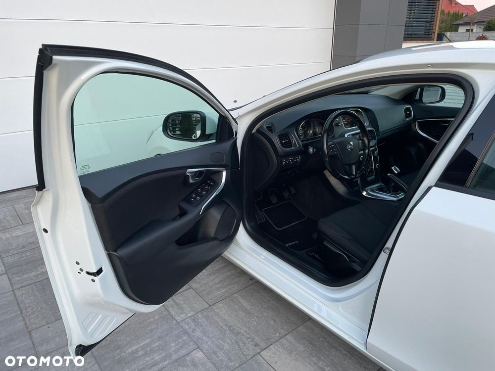 Volvo V40 D2 Summum - 13