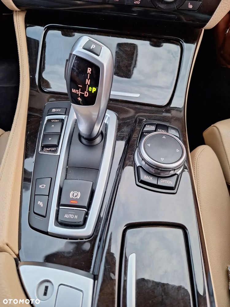 BMW Seria 5 528i Luxury Line - 17