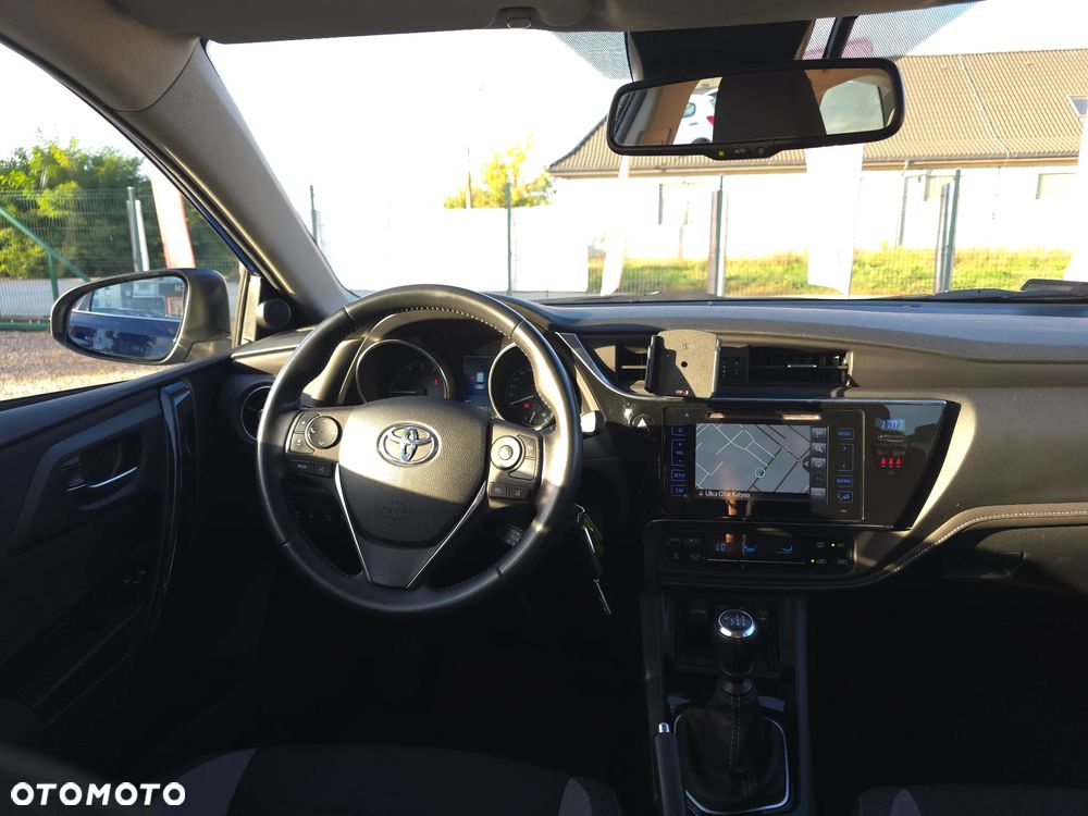 Toyota Auris 1.6 Premium - 35
