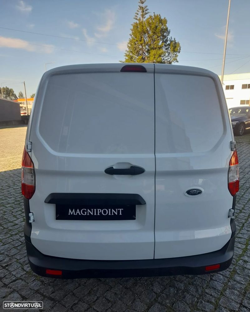 Ford Transit Courier - 4