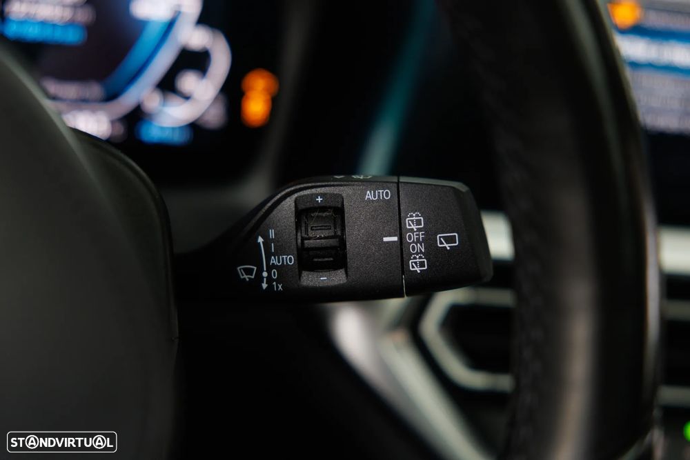 BMW 320 e Aut. M Sport - 23