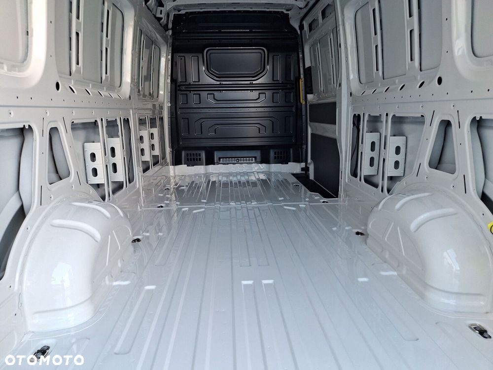 Volkswagen Crafter 2.0 TDI 177 KM - 37