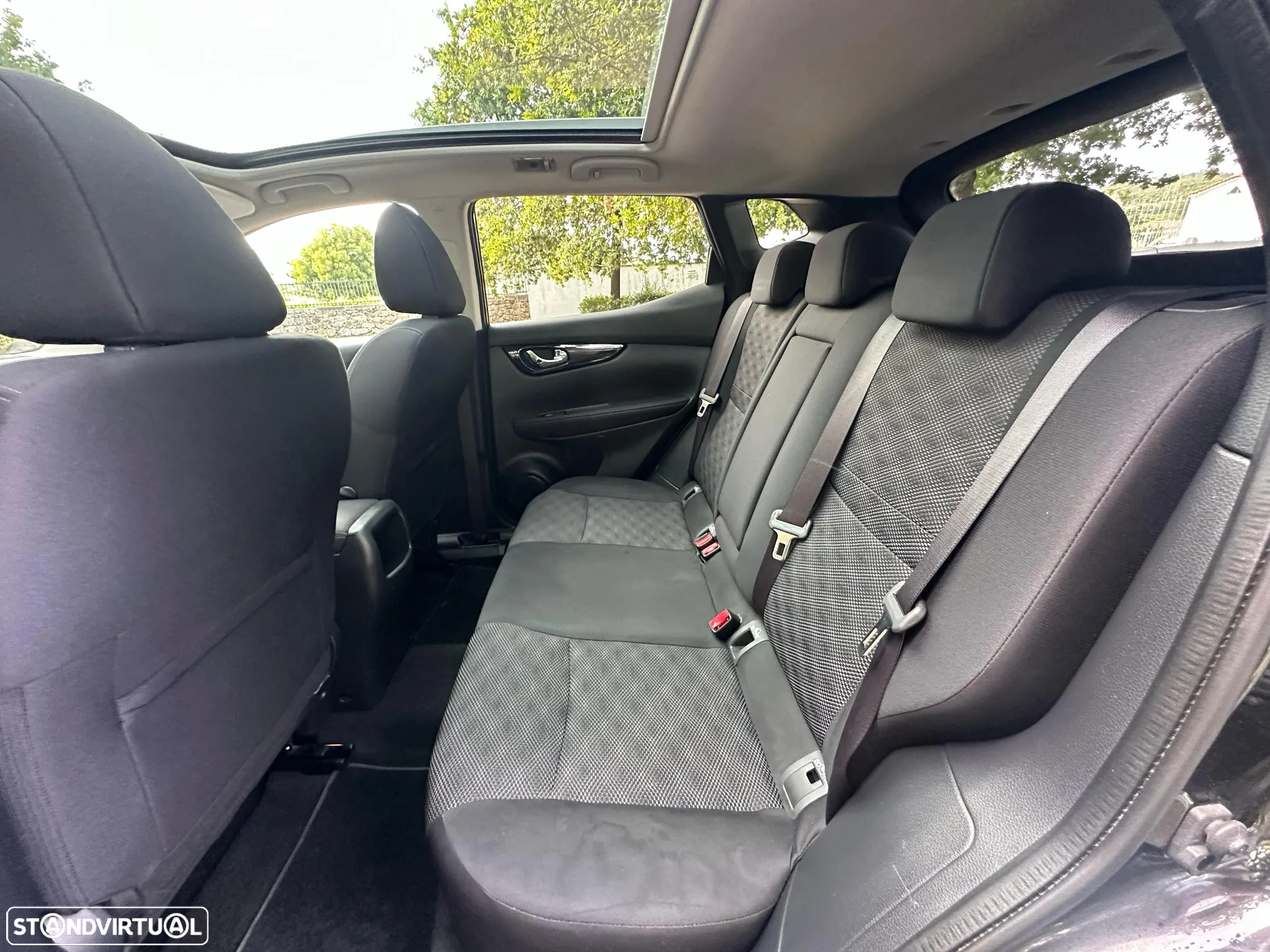 Nissan Qashqai 1.5 dCi N-Connecta 18 - 22