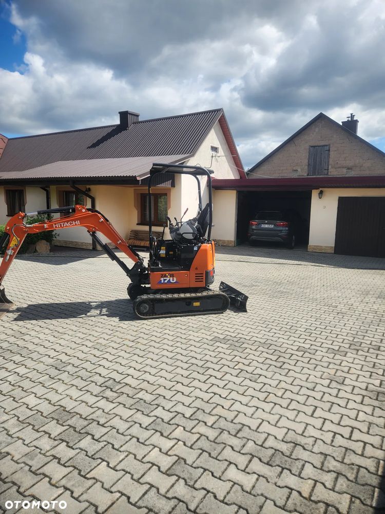 Hitachi ZX17U-6 - 9