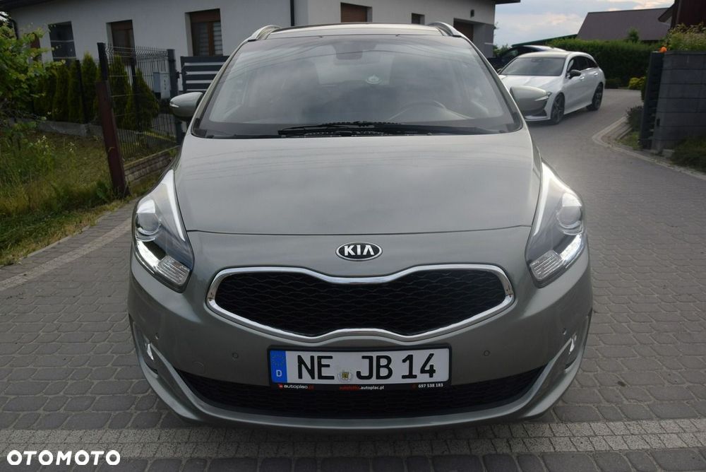 Kia Carens - 8