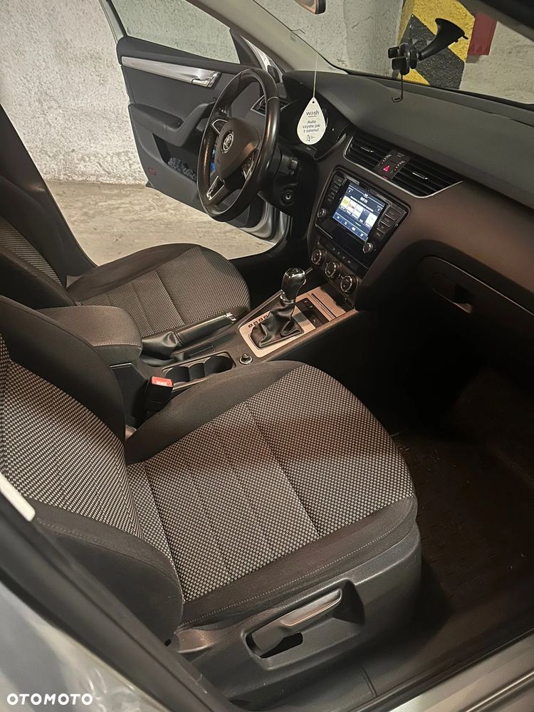 Skoda Octavia 2.0 TDI Ambition DSG - 8