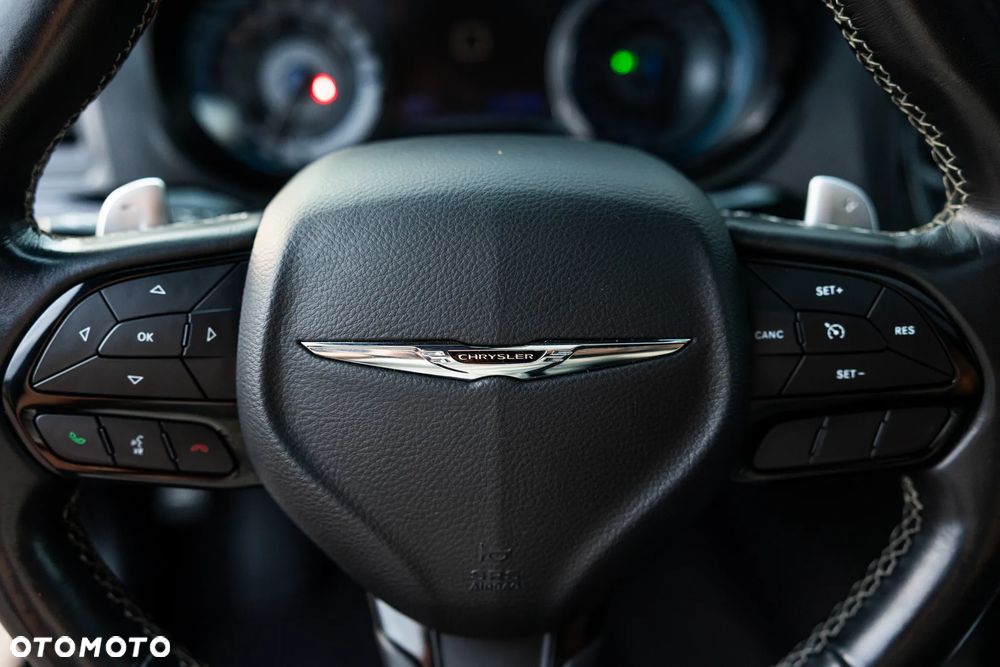 Chrysler 300s - 22