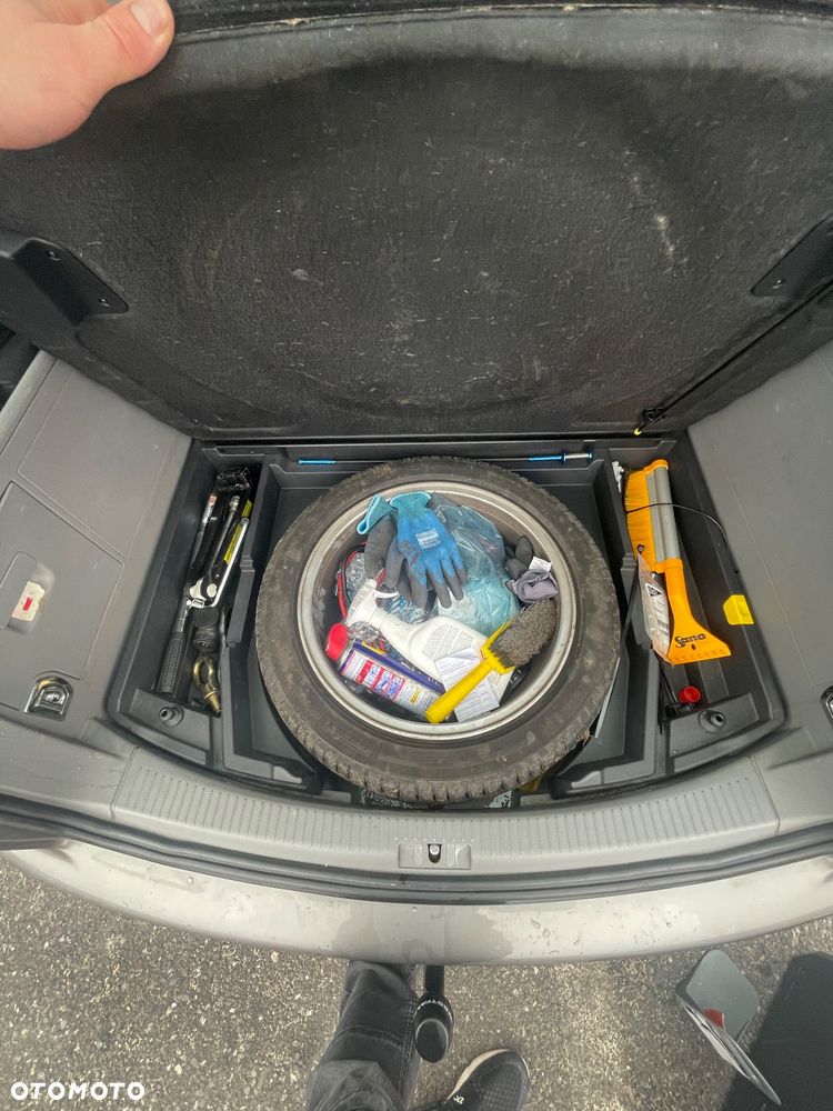 Volkswagen Touran - 17