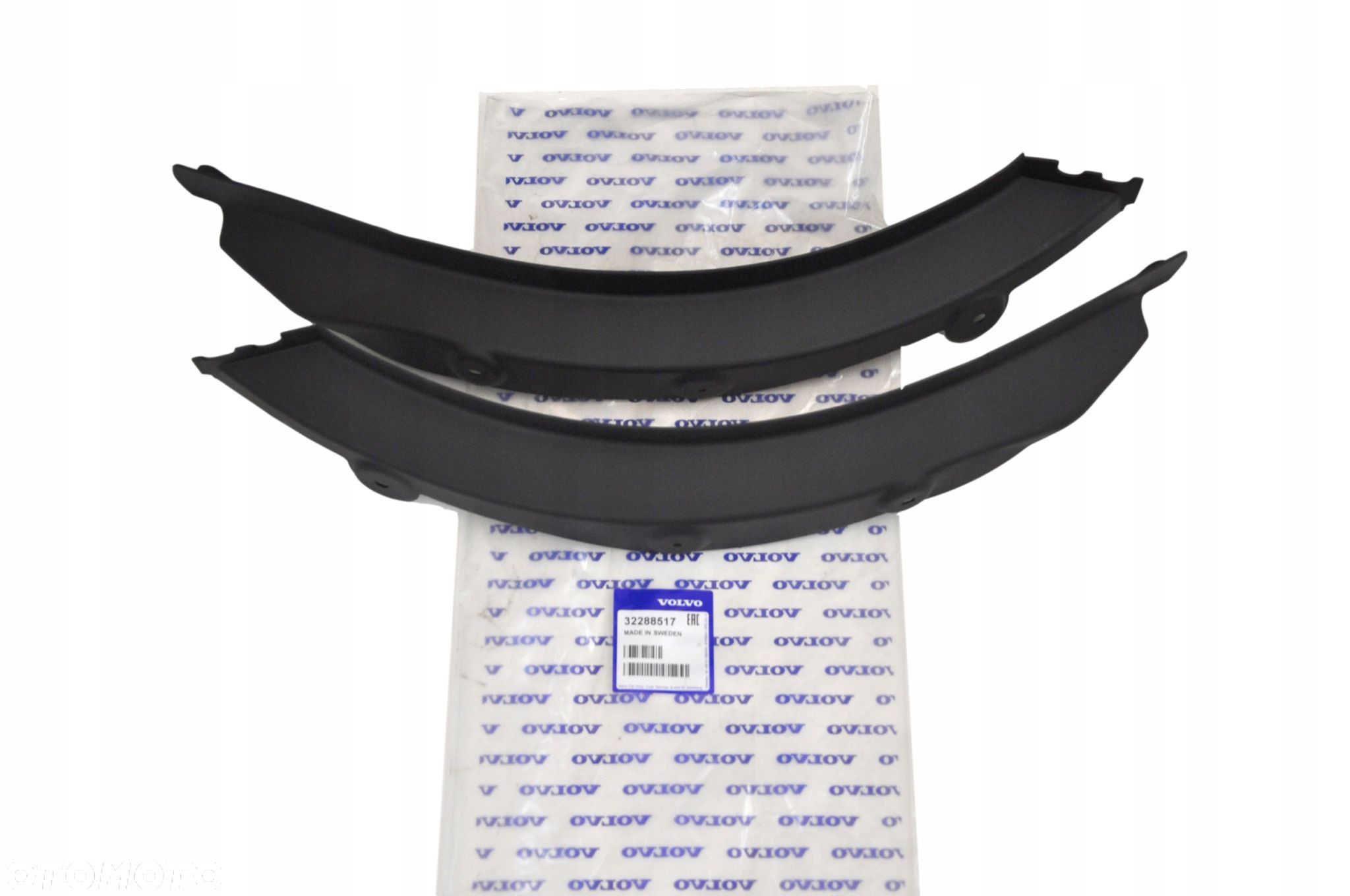 VOLVO XC60 II tylne chlapacze oryginal kpl OE 32288517 - 1