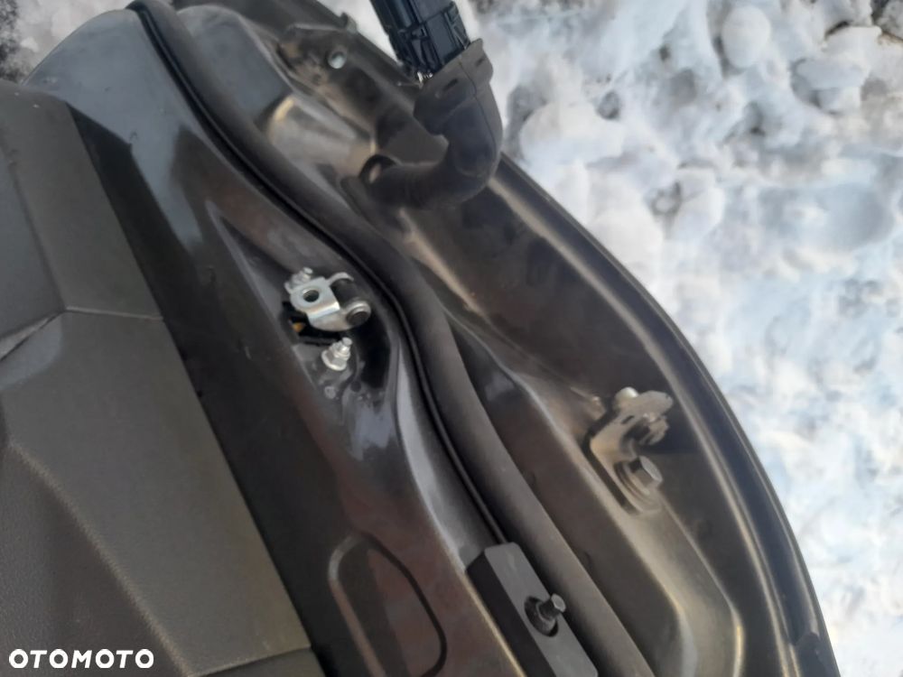Drzwi prawe przód przednie Ford C-Max II MK2 lift kod lakieru BE - 10