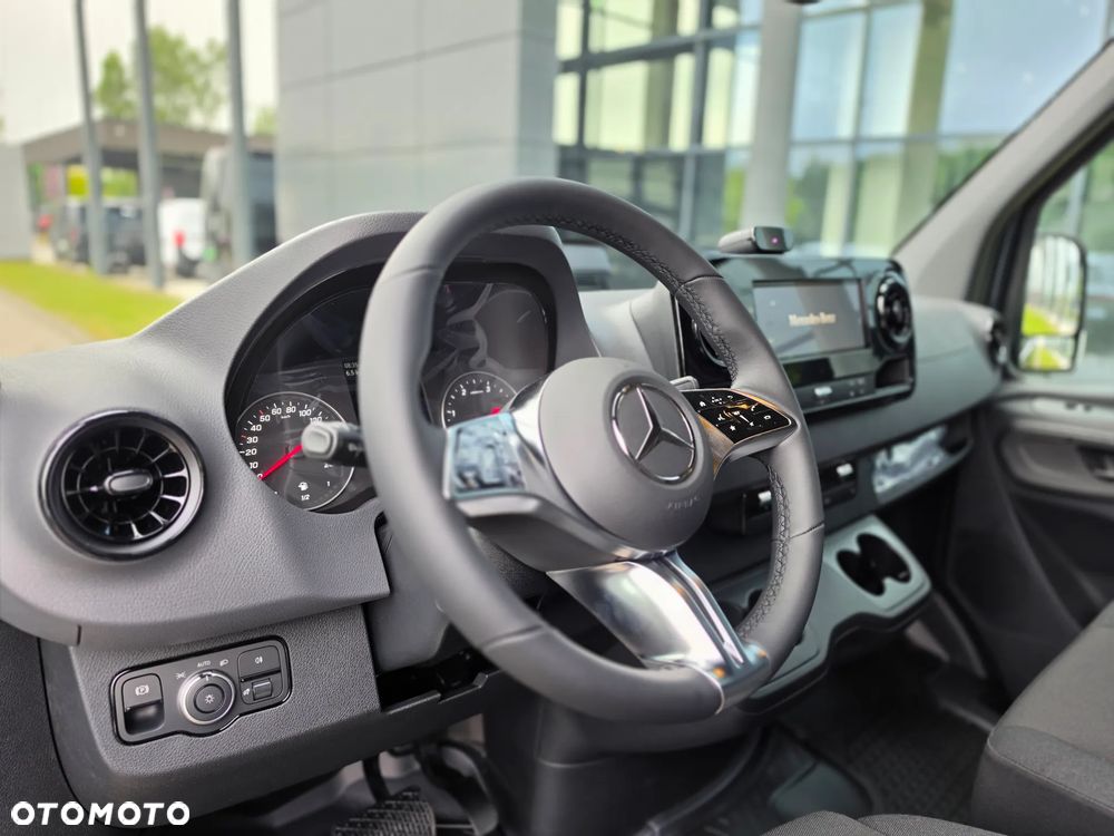 Mercedes-Benz Sprinter 319 CDI Furgon PRO długi 4325 mm L3H2 - 20