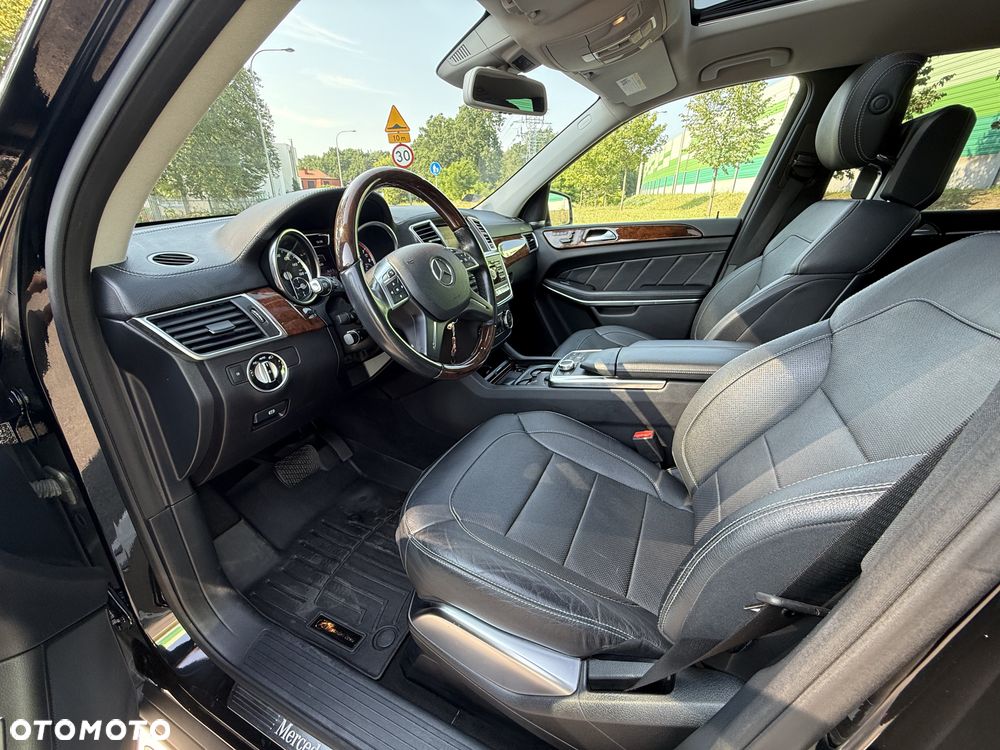 Mercedes-Benz GL - 11