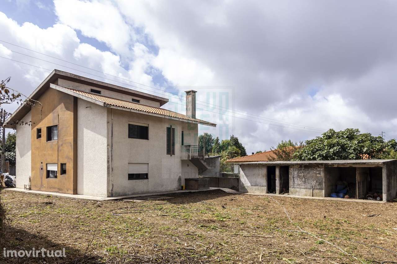 Moradia com terreno de 2860m2 - Grande imagem: 4/10