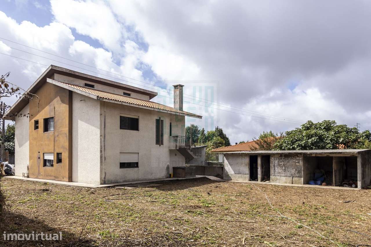 Moradia com terreno de 2860m2 - Grande imagem: 4/10