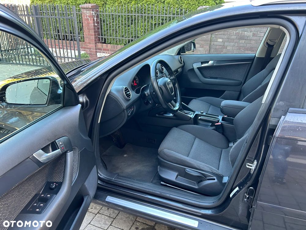 Audi A3 Sportback 2.0 TDI DPF (DSG) S tronic Ambiente - 5