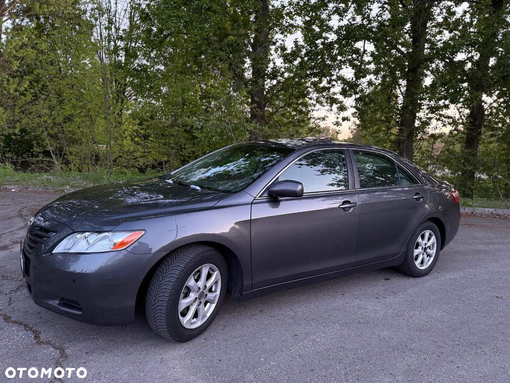 Toyota Camry 2.4 XLE - 4