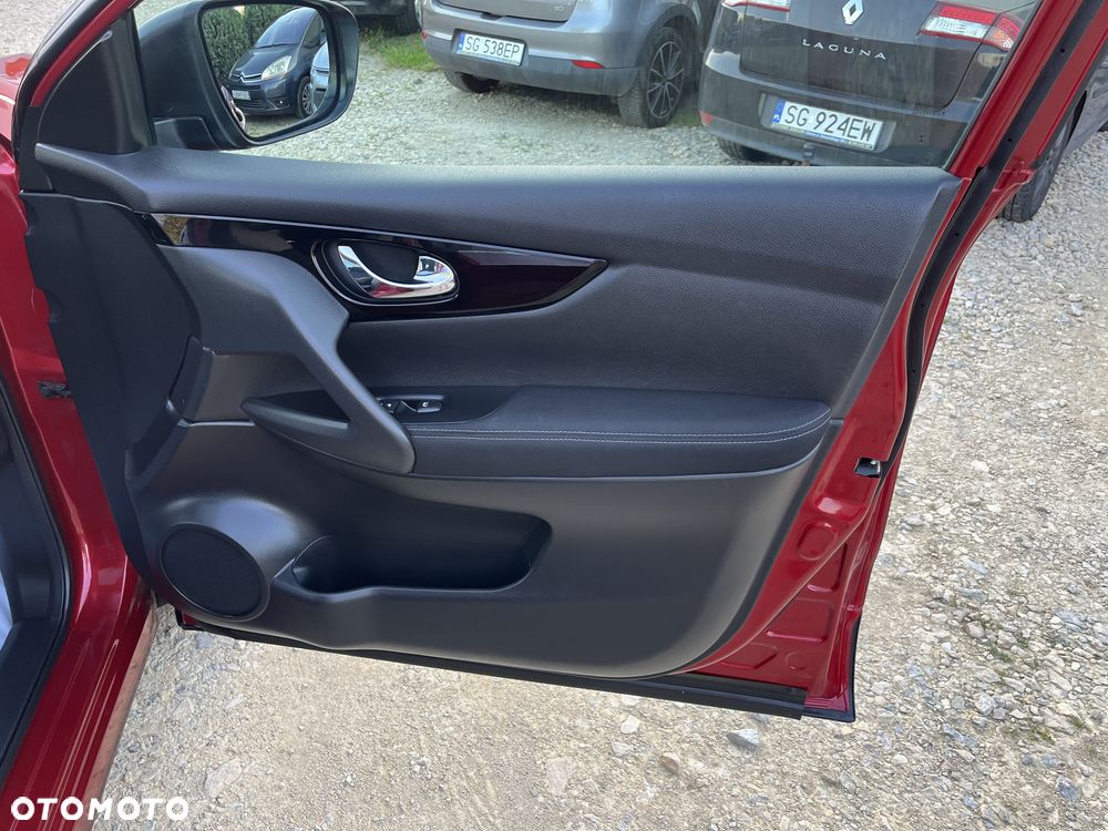 Nissan Qashqai 1.6 DIG-T N-Connecta - 23