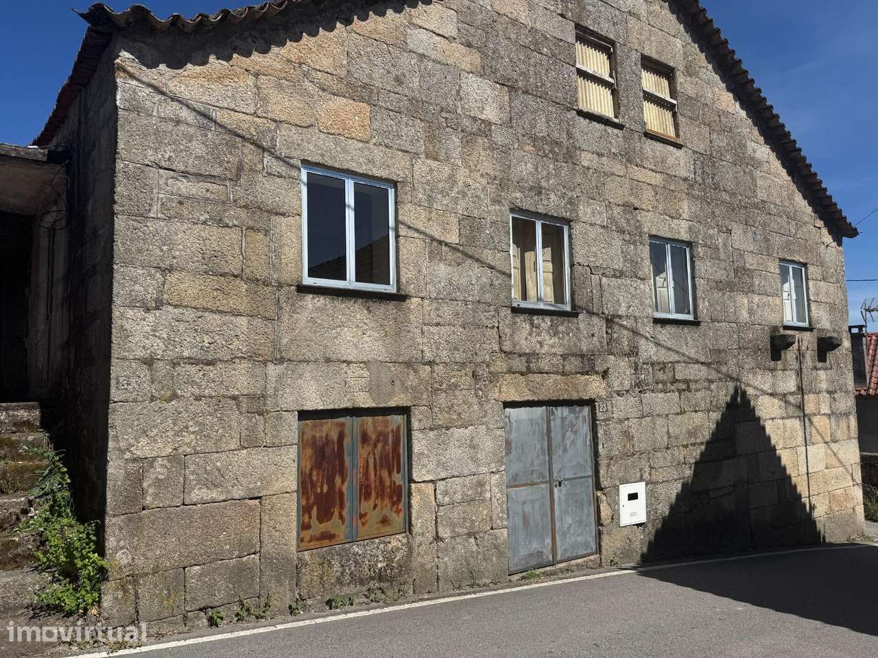 Moradia em Pedra para Reconstrução com Potencial Único – Falorca, Sil - Grande imagem: 2/18