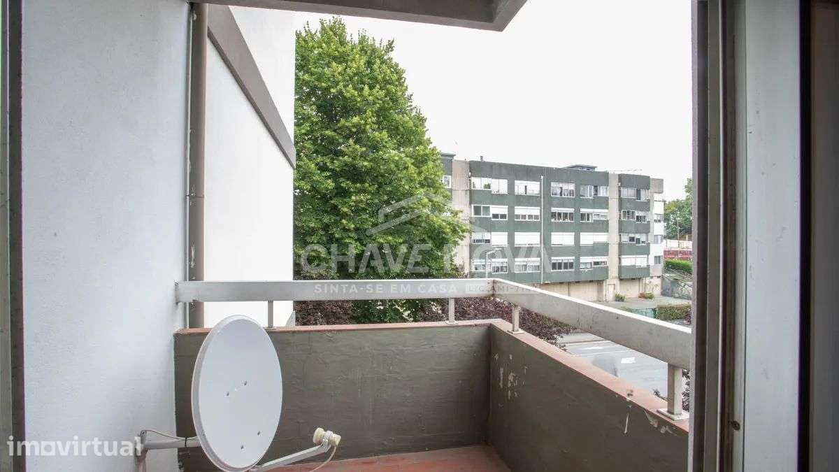 Apartamento T4 com L/G 2 carros frente ao metro - Gaia - Grande imagem: 5/27