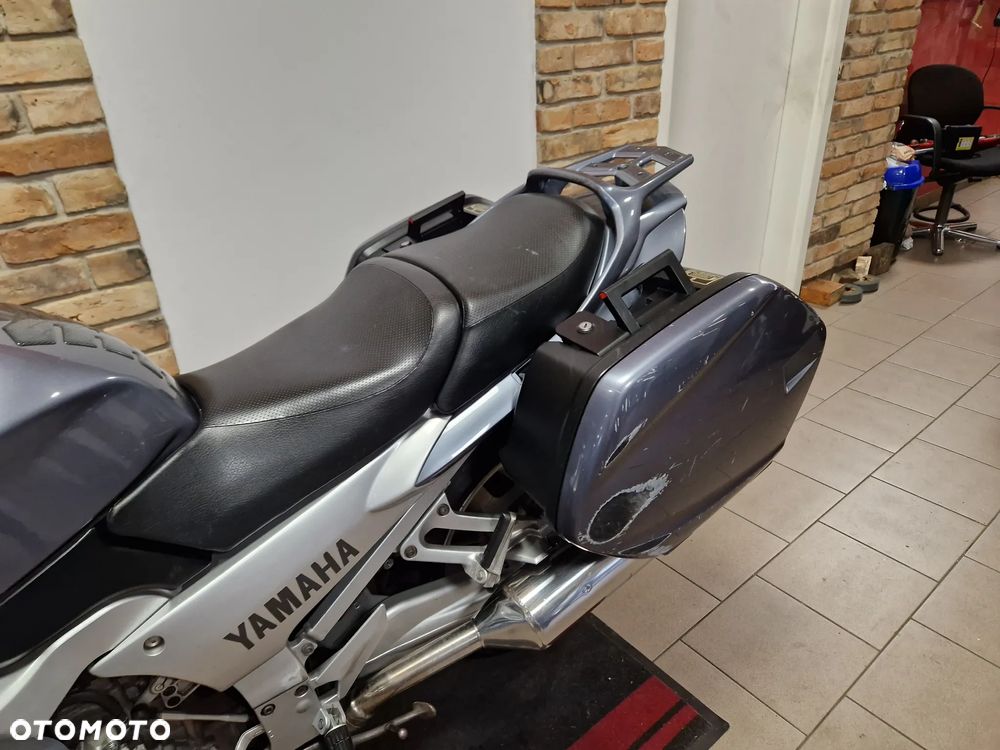 Yamaha FJR - 13