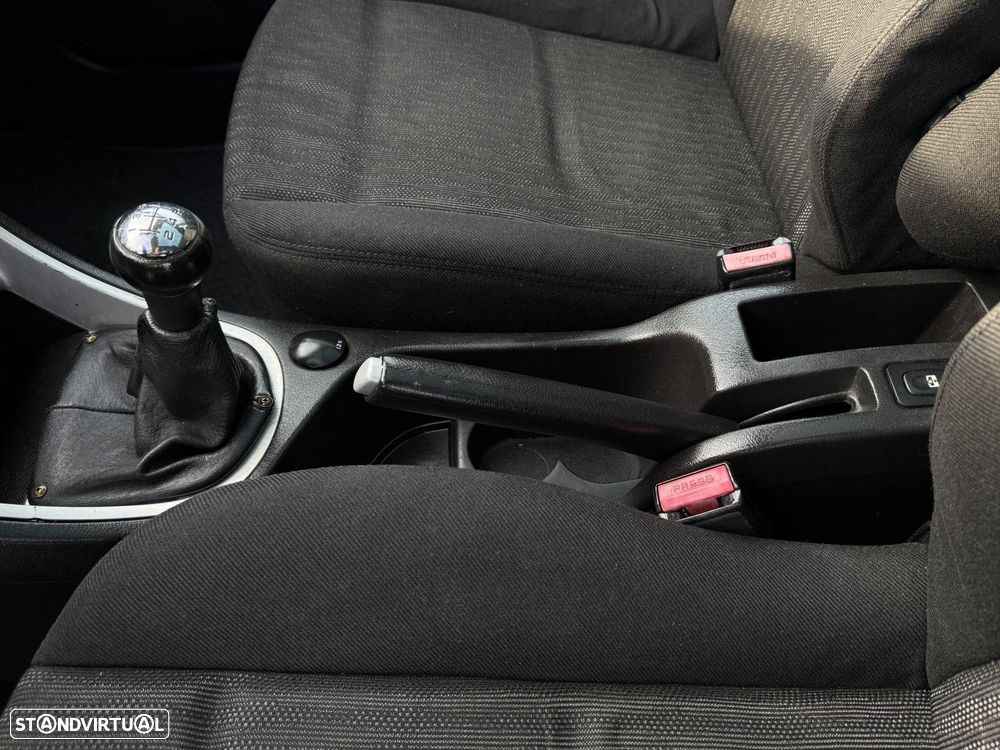 Peugeot 307 Break 1.6 HDi XS Premium — fotografia 13