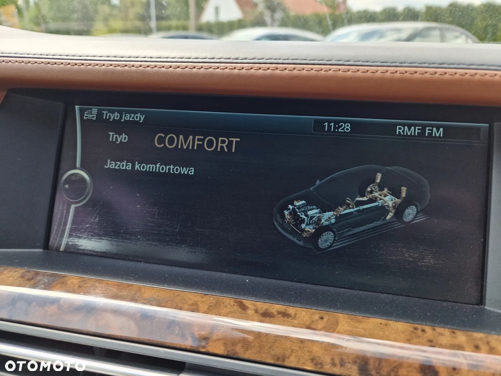 BMW Seria 7 740d - 35
