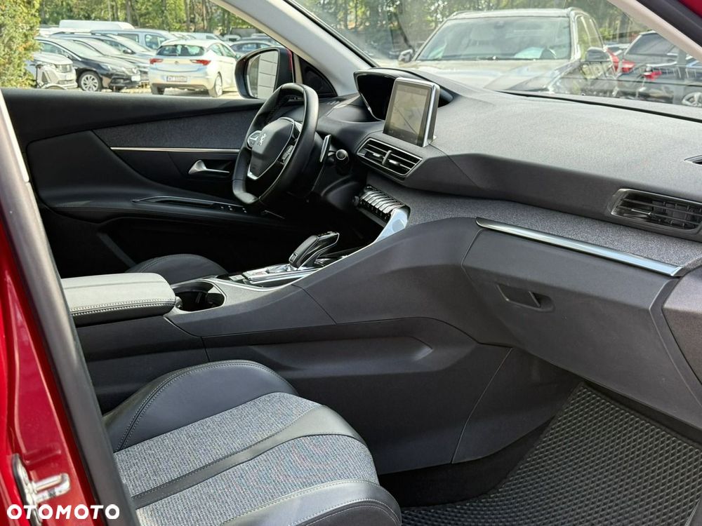 Peugeot 3008 1.2 PureTech Allure S&S EAT8 - 17