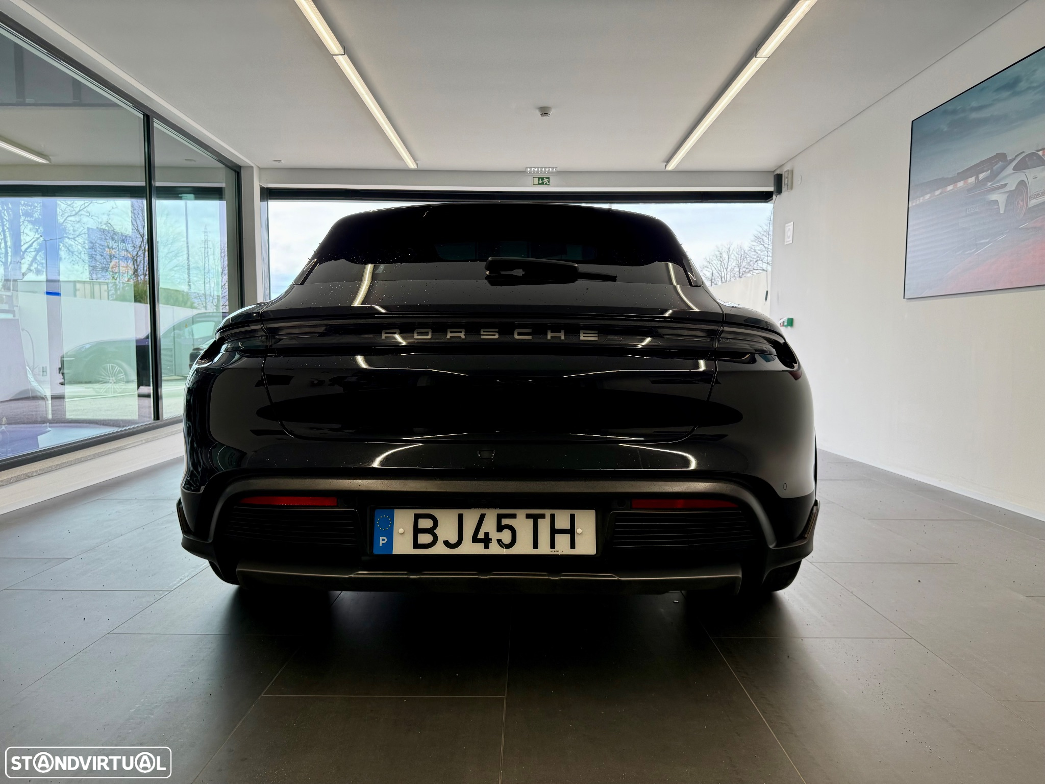 Porsche Taycan Cross Turismo 4 - 7