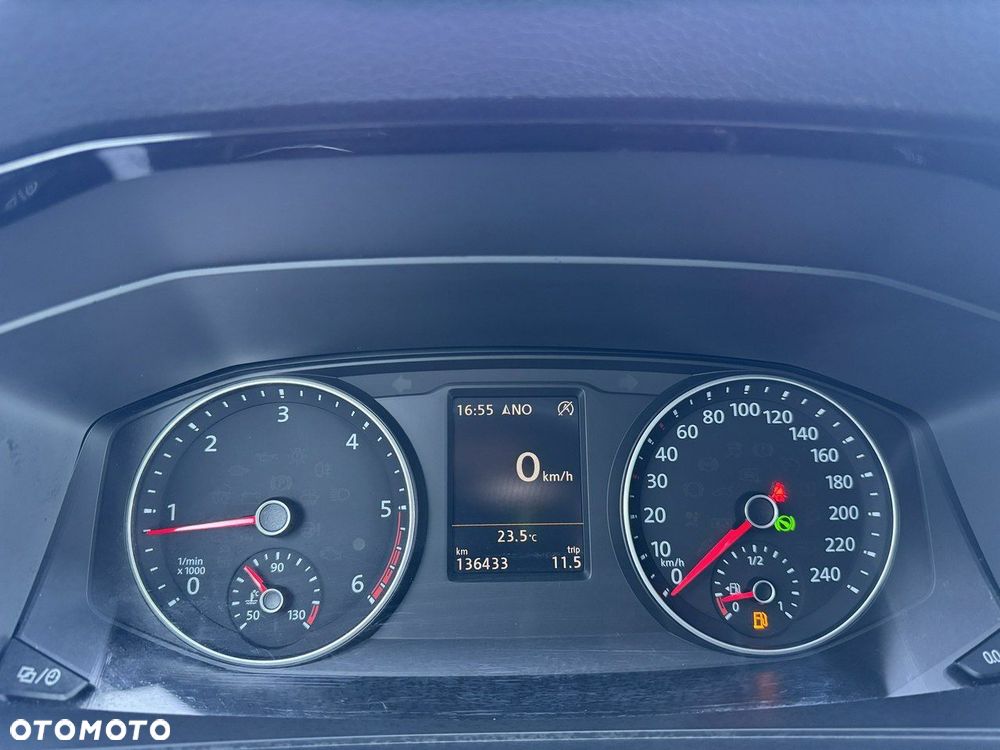 Volkswagen Multivan - 13