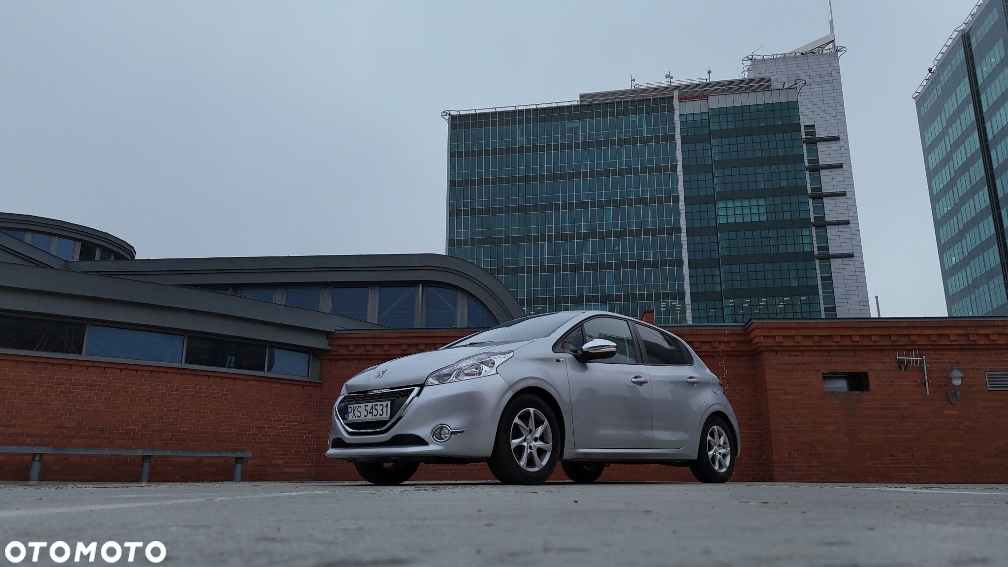 Peugeot 208 - 1