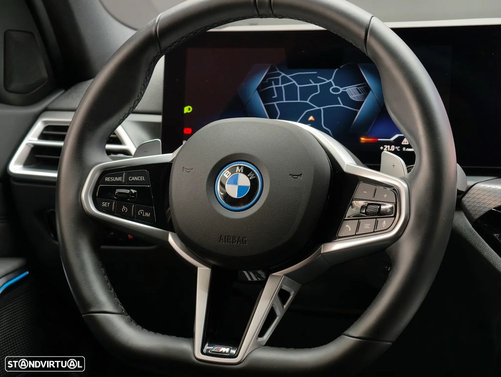 BMW 330 e Pack Desportivo M Pro Auto - 44