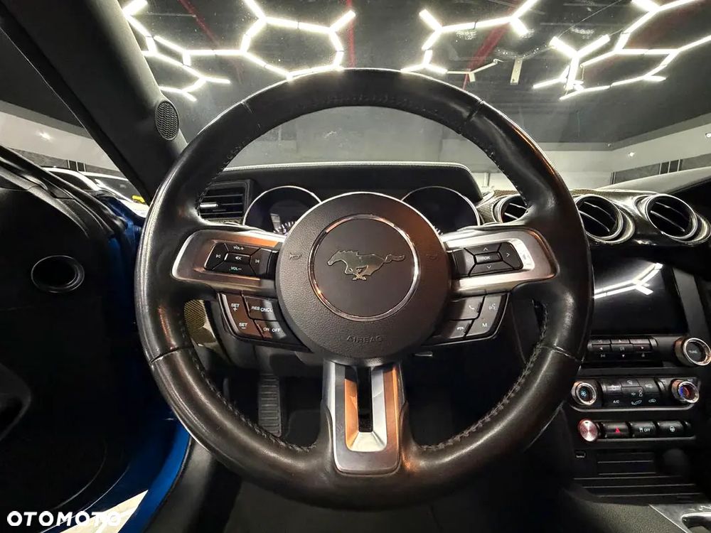 Ford Mustang - 12