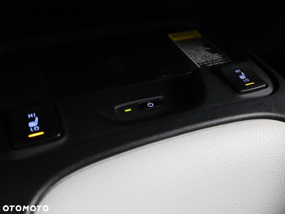 Toyota Corolla 2.0 Hybrid Executive - 27