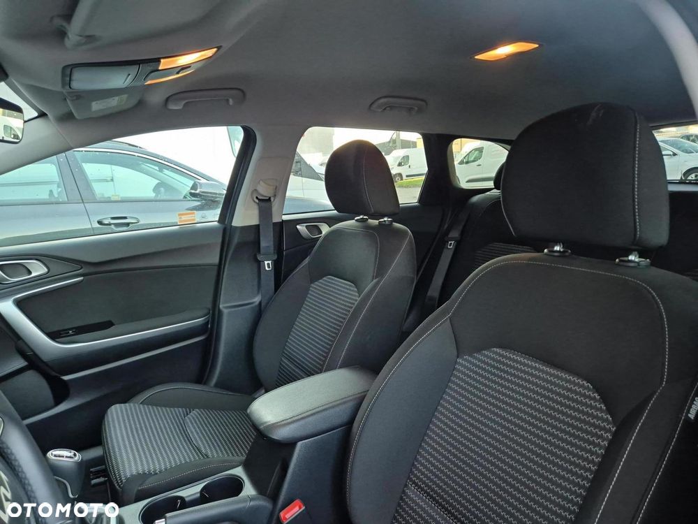 Kia Ceed 1.5 T-GDI M - 13