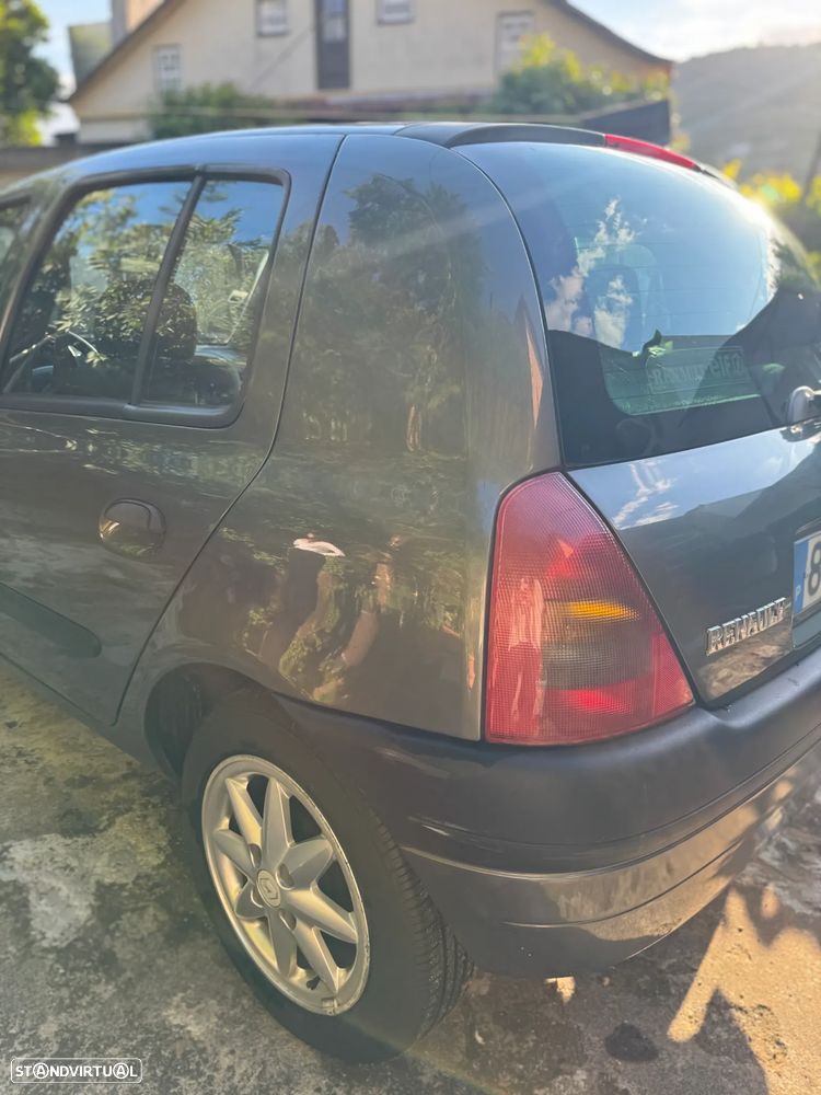 Renault Clio 1.2 - 22
