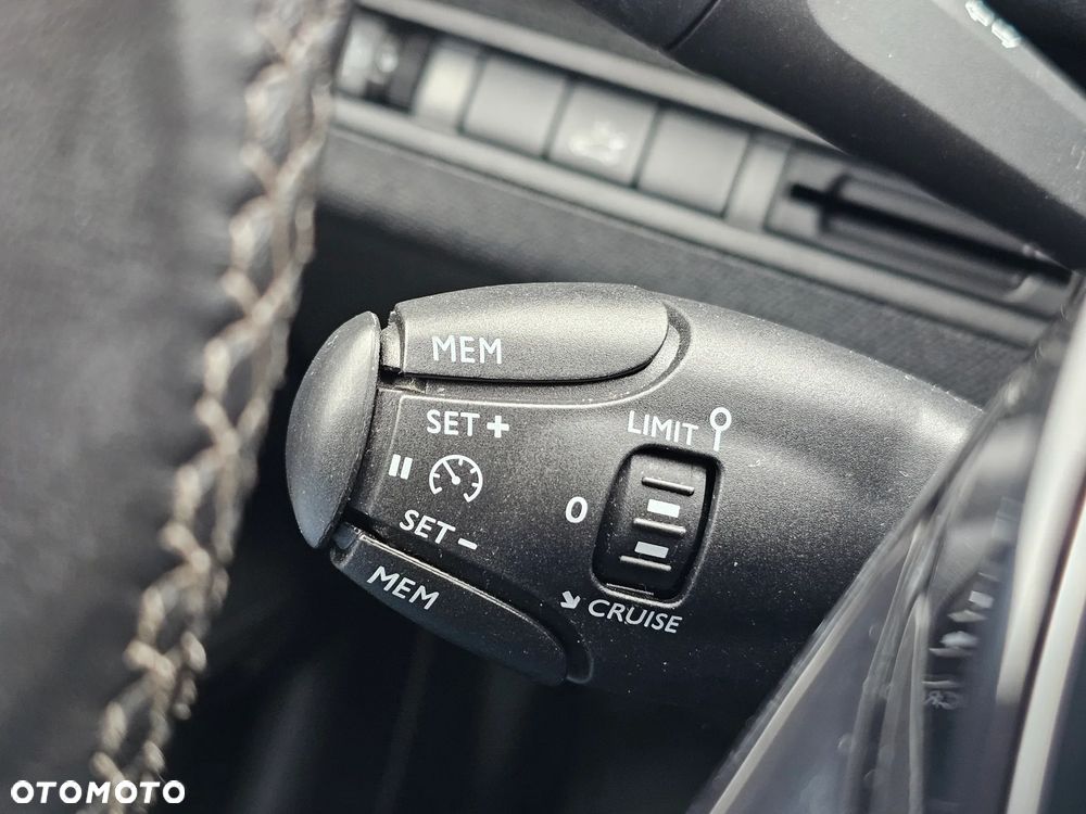 Peugeot 3008 PureTech 130 Stop & Start GPF Allure - 28