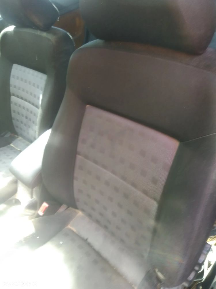 Auto na części - Volkswagen Passat 105KM diesel Silnik Skrzynia Drzwi Maska Klapa Błotnik Zderzak Lampa Szyba Klamka Lusterko Deska Kokpit - 11