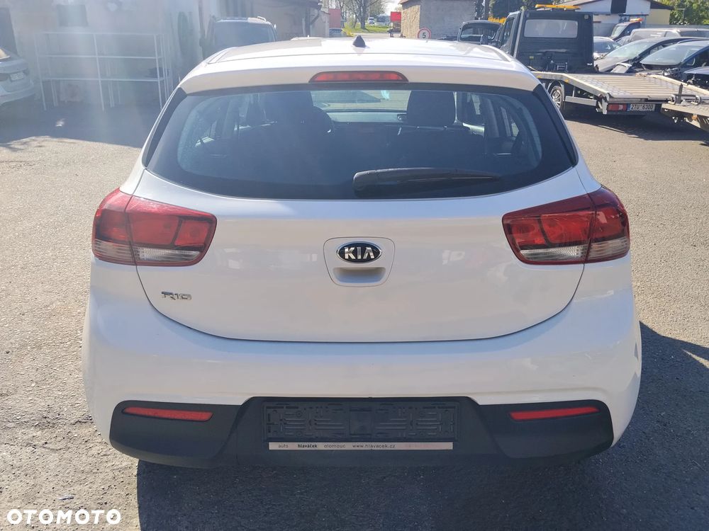 Kia Rio - 18