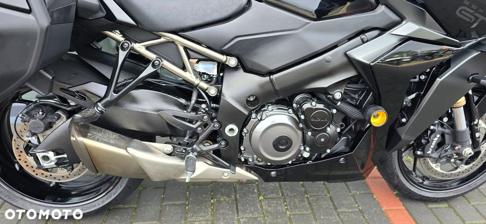 Suzuki GSX - 20