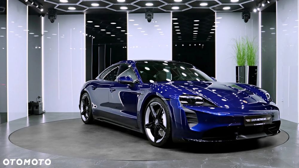 Porsche Taycan Turbo Sport Turismo - 13