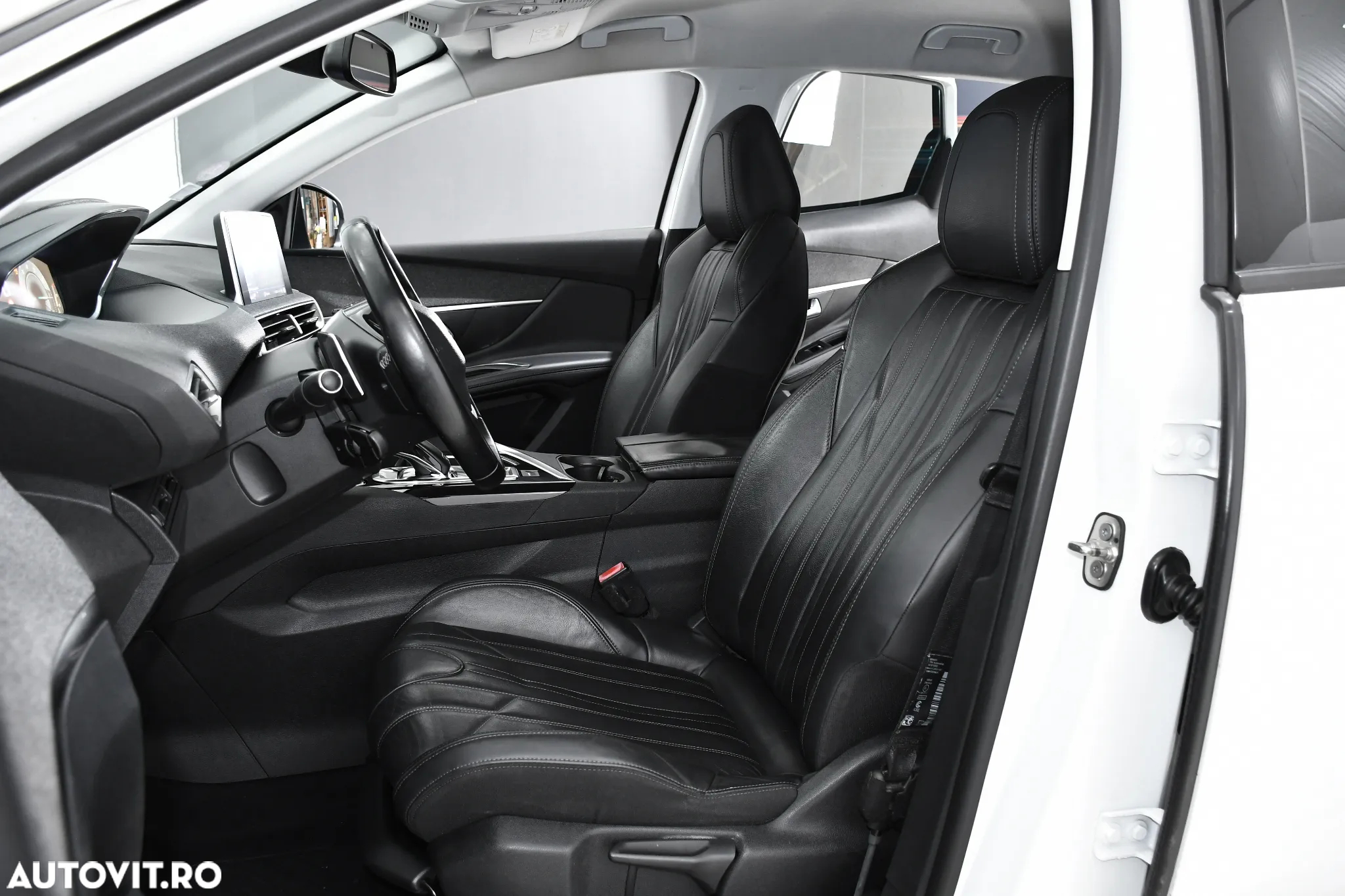 Peugeot 3008 1.2 PureTech 130 EAT8 GT - 11