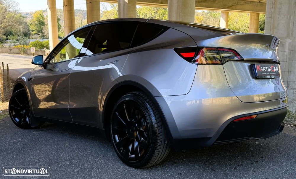 Tesla Model Y Long Range Dual Motor AWD - 6