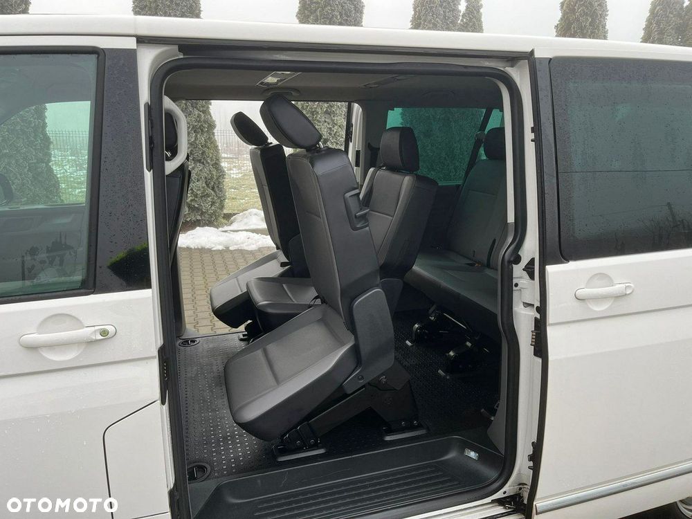 Volkswagen Caravelle - 9